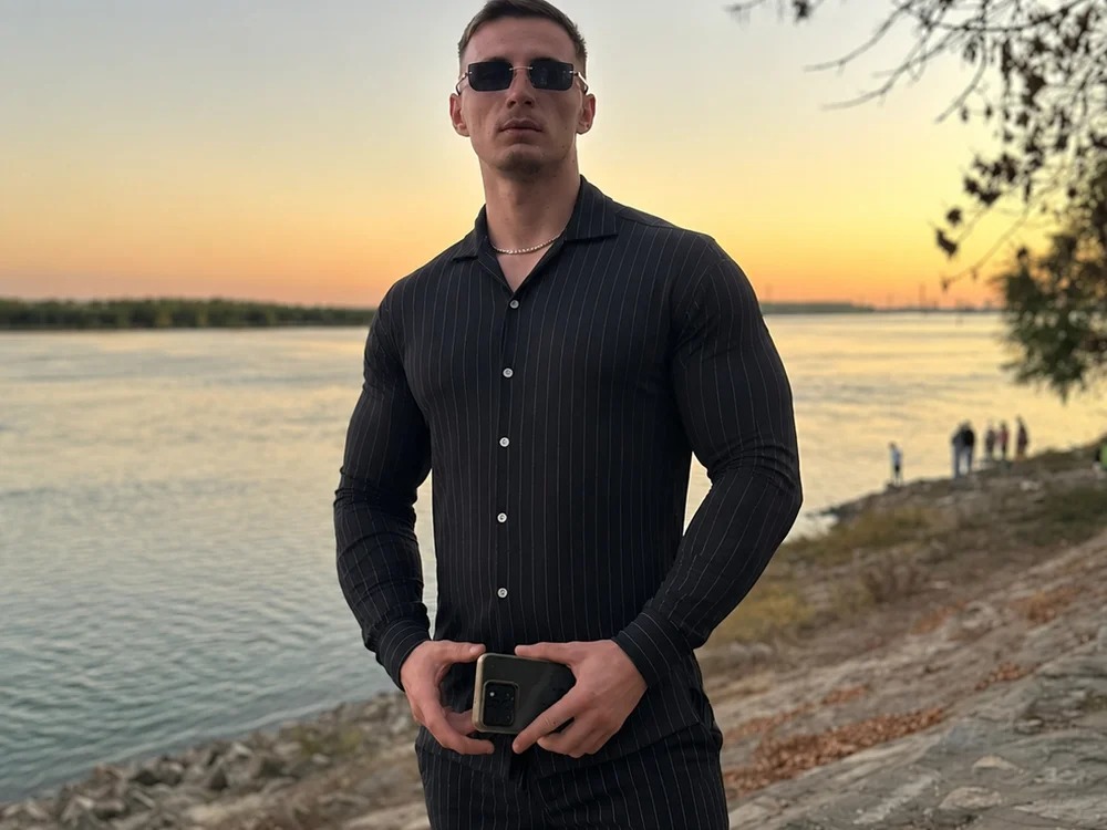 AdrianZuzz