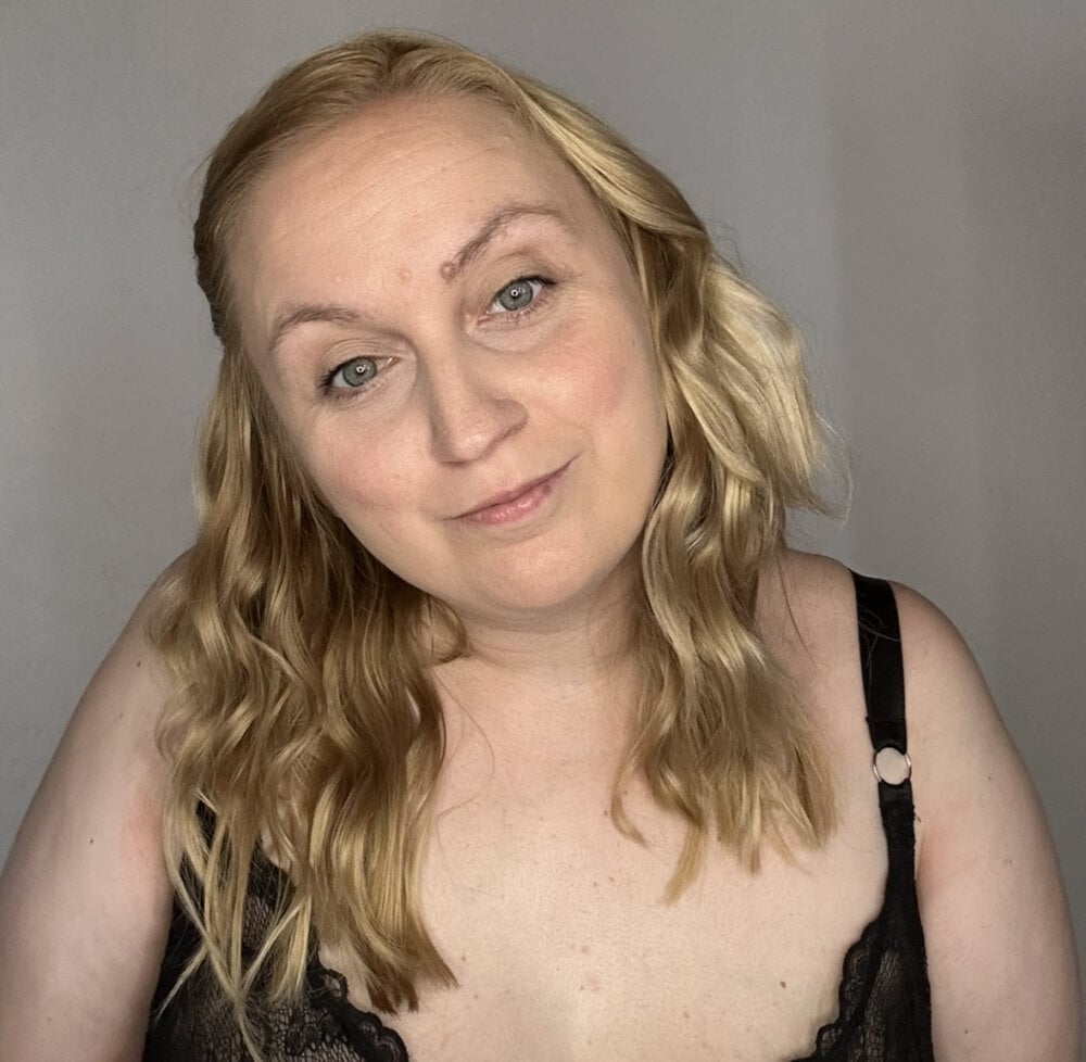 BBW_Nora