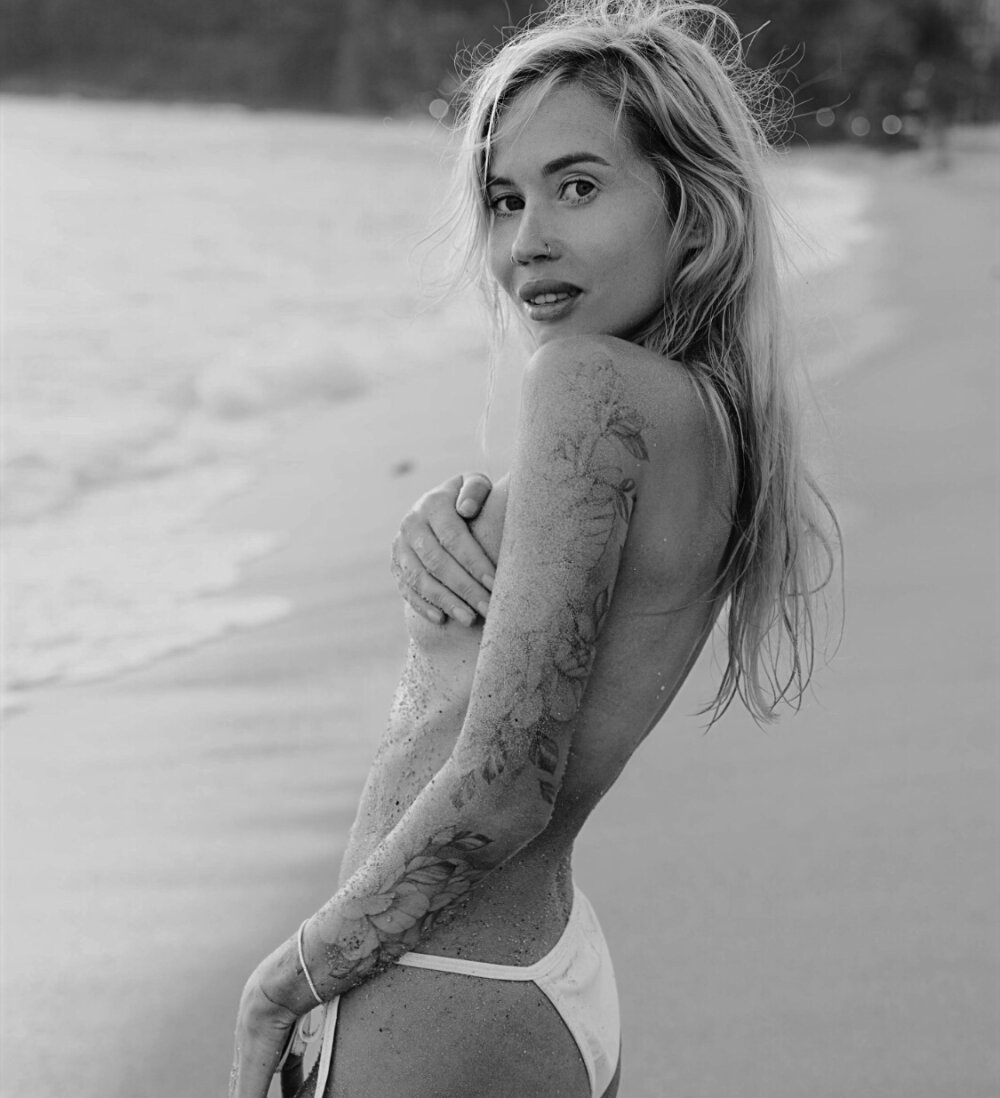 Bella_Meg