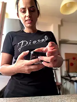 Hotmomcheckk_