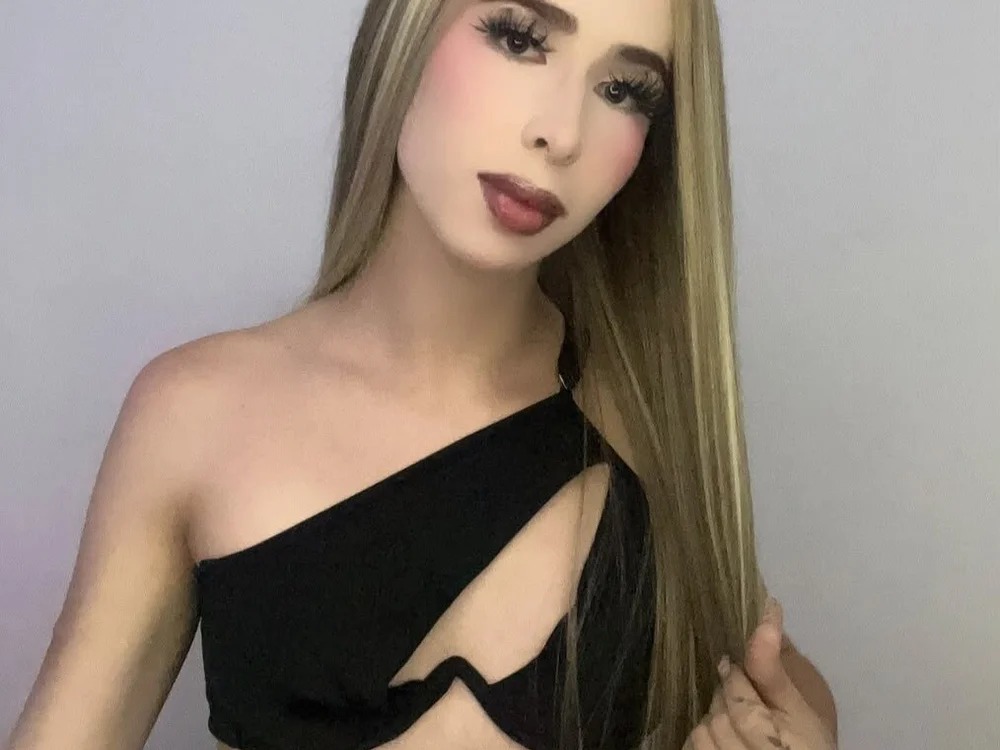 Layla_Glow