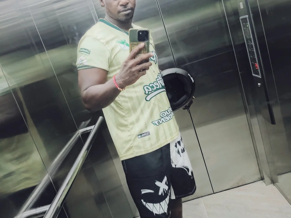 Manblackbigcock@xh