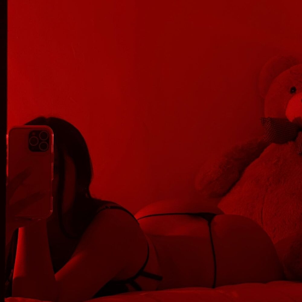 isabella_rojass__