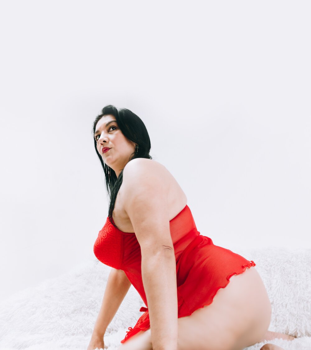 selena_yourmilf